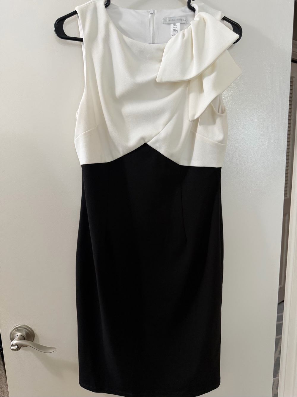 London Times Black & White Bow-Detail Midi Sheath Dress